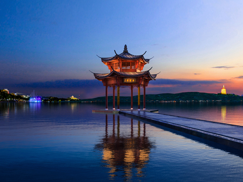 Chinese style long pavilion pavilion lake landscape