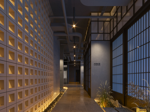 Corridor and Corridor of Teahouse