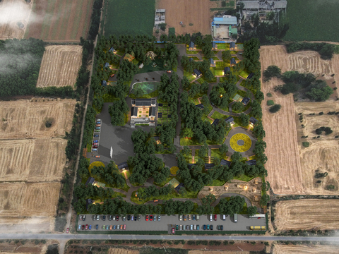 Bird's-eye view of homestay camping