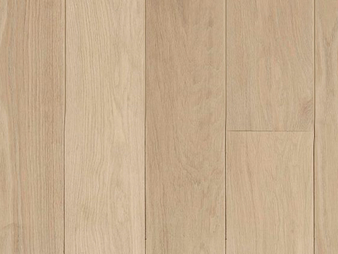 Light-colored log super-clear wood floor