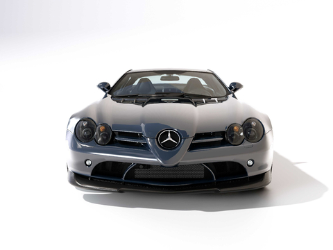 Benz SLR sports car