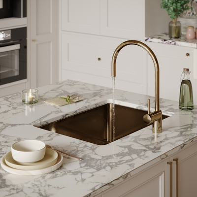 Ceramic sink faucet